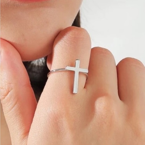 SILVER CROSS RING - Picture 1 of 4